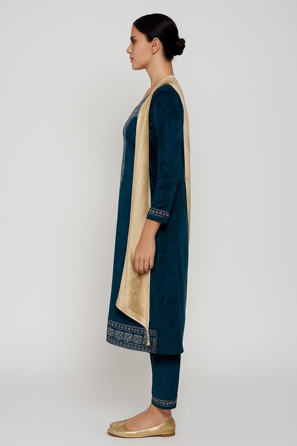Silakaari Mahima Turquoise Dimond Pure Velvet Fancy Bridal Kurti Pant Set