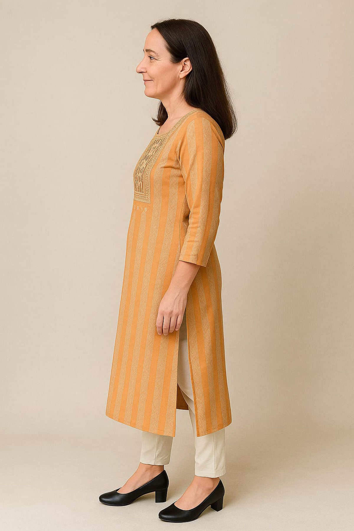 Silakaari Lutfiyah Peach Embroidered Rayon Long Kurti